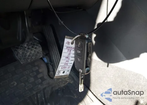 2011 Volkswagen Tiguan Se z USA, uszkodzony, nr VIN WVGBV7AX6BW531228